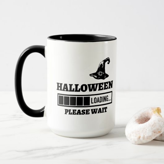 Halloween laden gelieve te wachten tekst zwart-wit mok (Met donut)