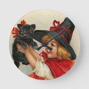  Halloween Little Witch Holding Black Cat Ronde Klok