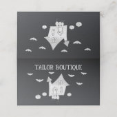 Halloween nacht met spookhuis, vleermuizen, pompoe afsprakenkaart (Buitenkant ongevouwen)