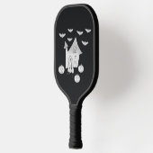 Halloween nacht met spookhuis, vleermuizen, pompoe pickleball paddle (Links)