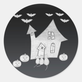Halloween nacht met spookhuis, vleermuizen, pompoe ronde sticker