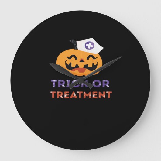Halloween Nurse Trick of Treatment Classic T-Shirt Grote Klok (Voorkant)