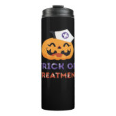 Halloween Nurse Trick of Treatment Classic T-Shirt Thermosbeker (Voorkant)