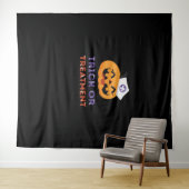 Halloween Nurse Trick of Treatment Classic T-Shirt Wandkleed (In Situ (horizontaal))