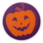 Halloween Oranje pompoen op Paarse achtergrond Keramische Knop (Voorkant)