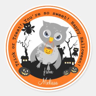 Halloween owl gaat een truc uit of behandelt ronde sticker