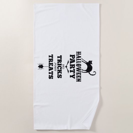 Halloween party gaat niet alleen over trucjes grap strandlaken (Voorkant)