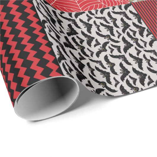 Halloween Patchwork Red, Gray and Black Cadeaupapier (Rol Hoek)