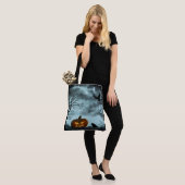Halloween pompoen en raaf tote bag (Op model)