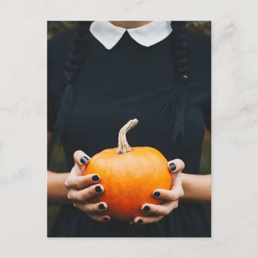 Halloween pompoen meisje zwarte jurk feestdagenkaart (Voorkant)