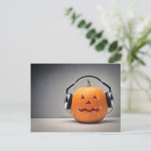 Halloween pompoen met hoofdtelefoon voor muziek briefkaart (Staand voorkant)