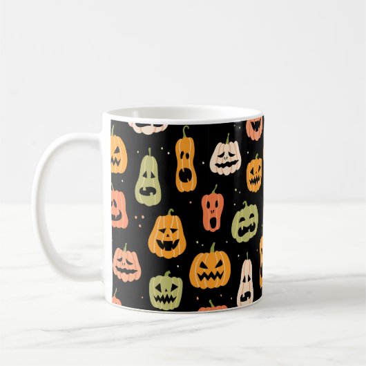 Halloween pompoen naadloos patroon. Hand getekill Koffiemok (Links)