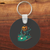 Halloween Pompoen Skelet Speelt Pool Biljart Sleutelhanger (Voorkant)