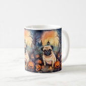 Halloween Pug met pompoenen eng Koffiemok (Voorkant rechts)