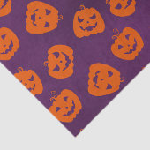 Halloween Pumpkins op Paars Achtergrondpatroon Tissuepapier (Detail)