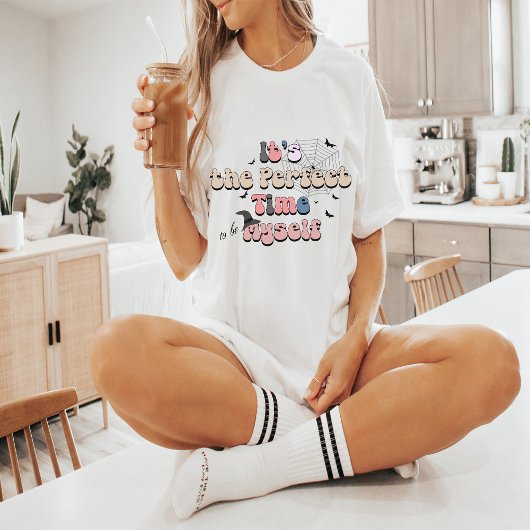 Halloween Retro Vibes | Perfecte tijd om mezelf te T-shirt