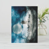 Halloween scène. Spoken spookhuis op kerkhof. (Staand voorkant)