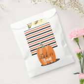 Halloween Schattigee Pompoen en Stripes Treats Bedankzakje (Gezegeld)