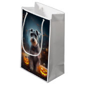 Halloween Schnauzer met pompoenen Klein Cadeauzakje (Achterkant Gekanteld)