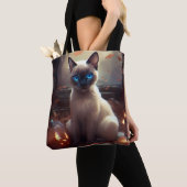 Halloween Siamese kat met pompoenen eng Tote Bag (Dichtbij)