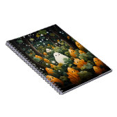 Halloween Sinaasappel en witte geest in het bos Notitieboek (Rechterzijde)