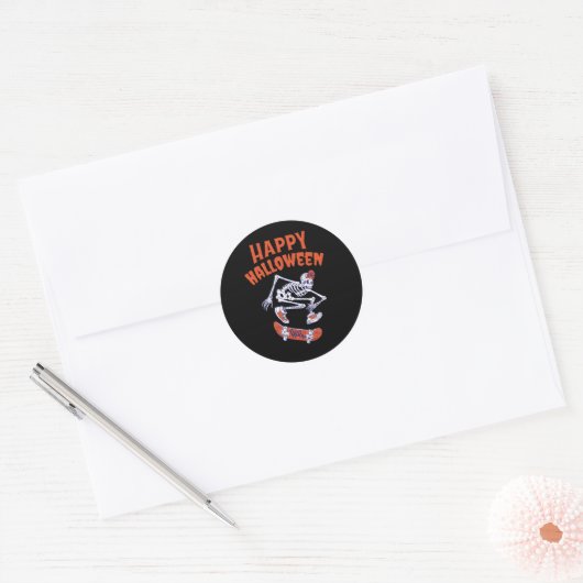 Halloween Skateboard Skeleton Ronde Sticker (Envelop)