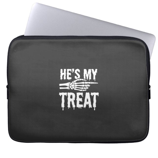 Halloween Skelet Behandeling Druipende Typografie  Laptop Sleeve (Voorkant)