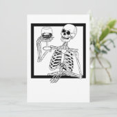 halloween skelet drinkend wijn schedel grappig kaart (Staand voorkant)