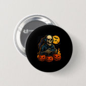 Halloween skeletgamer met pompoencontroller ronde button 5,7 cm (Voorkant /achterkant)