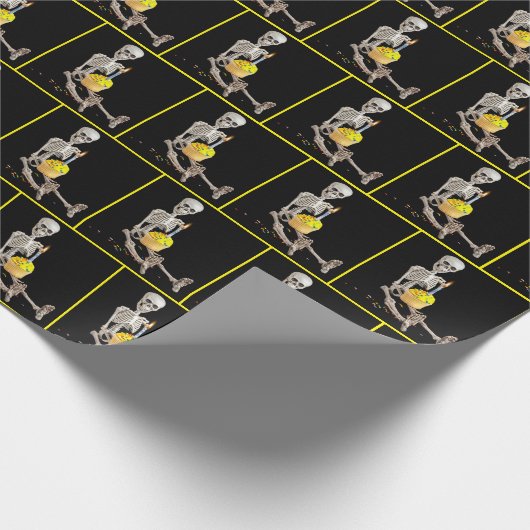 Halloween Skeleton met 'Birthday Cake' Cadeaupapier (Hoek)