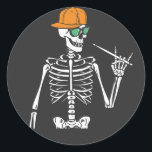 Halloween Skeleton Rock Hand Palling Drums Ronde Sticker<br><div class="desc">Halloween Skeleton Rock Hand Drummer die Drums grafische vormgeving Gift Classic Round Sticker Classic Collectie speelt.</div>