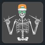 Halloween Skeleton Rock Hand Palling Drums Vierkante Sticker<br><div class="desc">Halloween Skeleton Rock Hand Drummer die Drums Graphic Design Gift Square Sticker Classic Collectie speelt.</div>