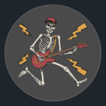 Halloween Skeleton Rock Hand Plays Guitar Ronde Sticker<br><div class="desc">Halloween Skeleton Rock Hand die Guitar Graphic Design Classic Round Sticker Classic Collectie afspelen.</div>