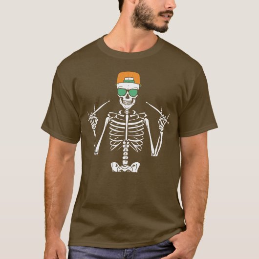 Halloween Skeleton Rock Hand Plays Mannen T-S T-shirt (Voorkant)