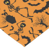 Halloween Skeletons Macabre Dance Korte Tafelloper (Hoek)