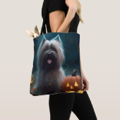 Halloween Skye Terrier met pomkins Scary Tote Bag (Dichtbij)