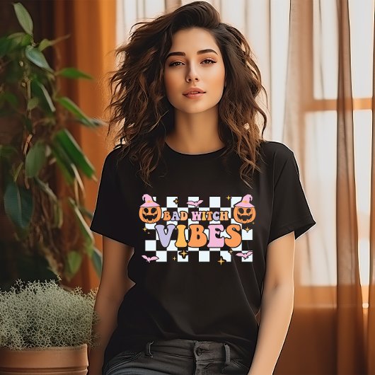 HALLOWEEN SLECHT MET VIBES POMPOENEN T-SHIRT