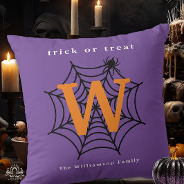 Halloween Spinnenweb Trick or Treat Monogram Kussen