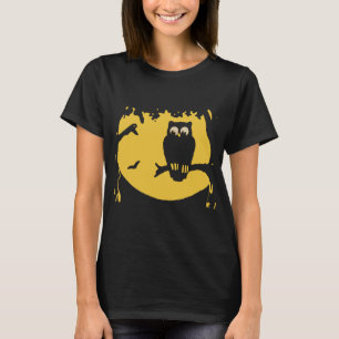 Halloween, spoky Owl in boom met maan T-shirt