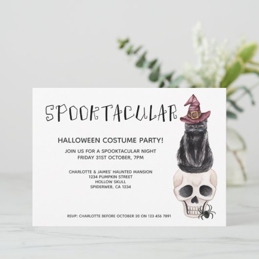 Halloween Spooktacular Black Cat on A Skull Kaart (Staand voorkant)