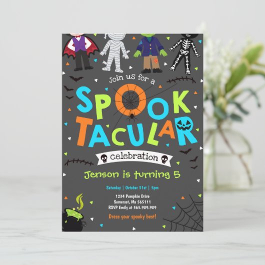 Halloween spooktacular verjaardagsuitnodiging kaart (Staand voorkant)