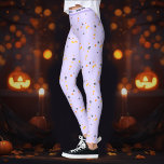 Halloween Spooky Stars Paarse naam Leggings<br><div class="desc">Lichte paarse leggings met zwarte en oranje sterren en griezelige maar vrouwelijke vibes. Personaliseer de tekst of laat deze leeg. - Kate Eden Art</div>