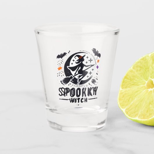 Halloween Spooky Witch Design - Vliegen op Bezem Shot Glas (Voorkant)