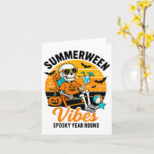 Halloween Summer Ween Vibes Spooky Skeleton Float Kaart (Gele Bloem)