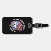Halloween Tabby Cat – Witch Hat & Potion Art Bagagelabel (Voorkant horizontaal)
