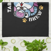 Halloween Tabby Cat – Witch Hat & Potion Art Theedoek (Gevouwen)