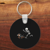 Halloween teckel Funny Skeleton Chasing Dog Mannen Sleutelhanger (Voorkant)