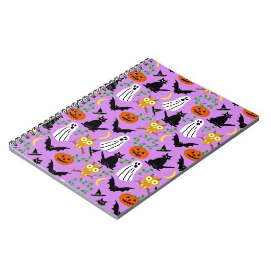 Halloween Theme Collage Toss Pattern Paars Notitieboek (Linkerzijde)