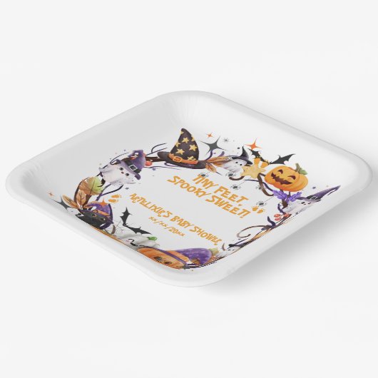 Halloween Tiny Feet, Spooky Sweet Baby shower Papieren Bordje (Gebogen)