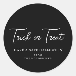 Halloween Trick or treat Script Party Favor Ronde Sticker